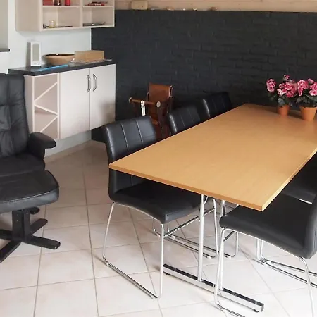 Hotel Holiday Inola - 500m From The Sea In Se Jutland By Interhome
